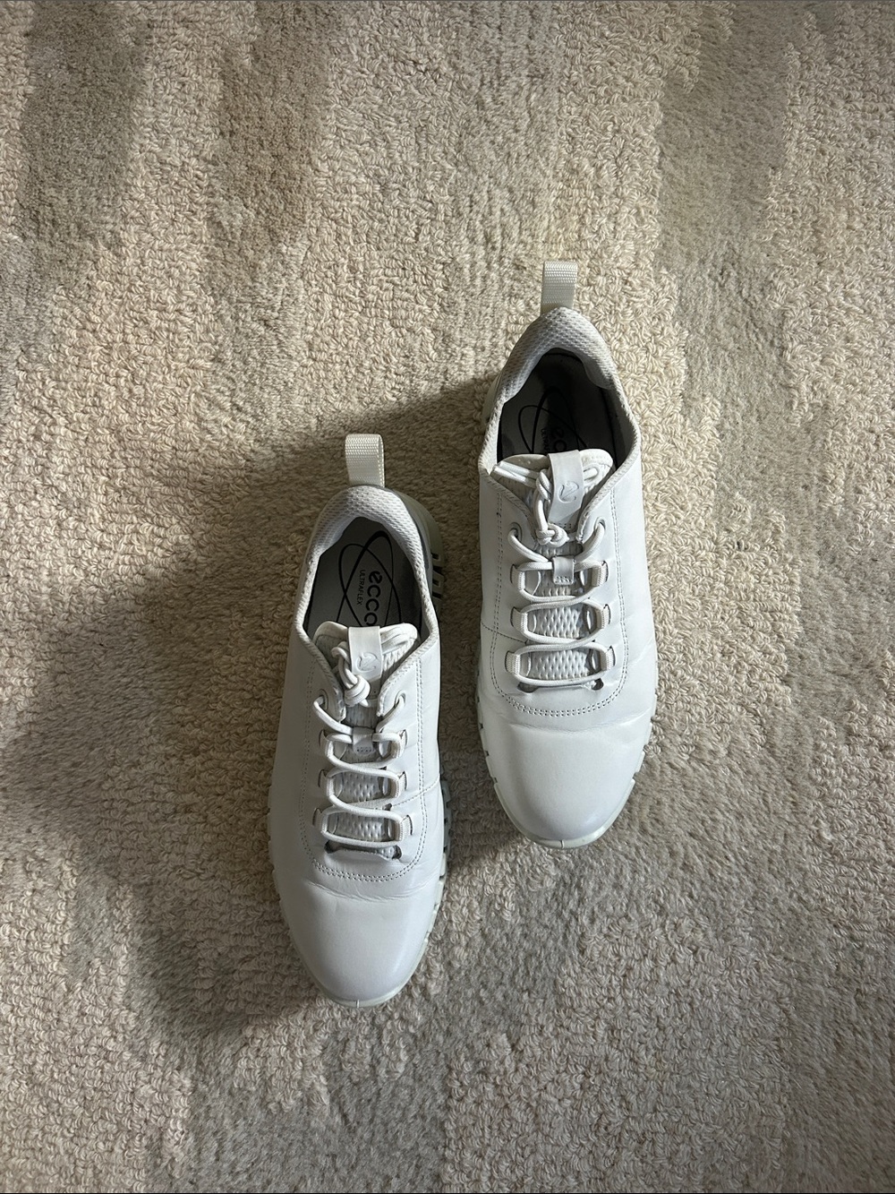 Ecco Women’s White Leather Lace-Up Sneakers